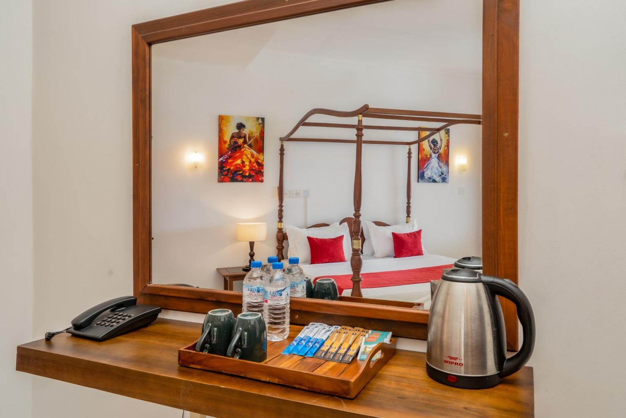 Kandy City Oasis Hotel Buitenkant foto