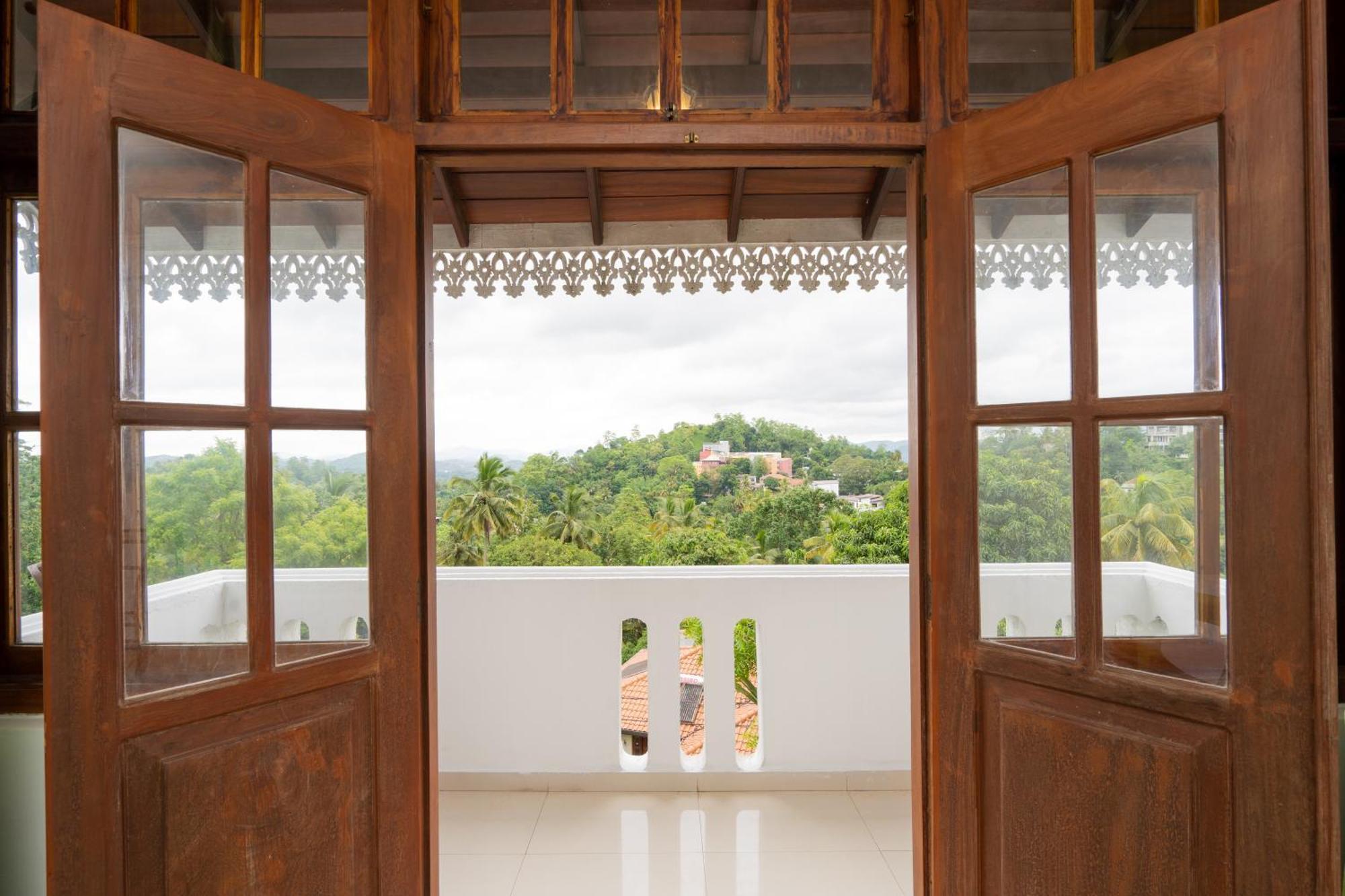 Kandy City Oasis Hotel Buitenkant foto